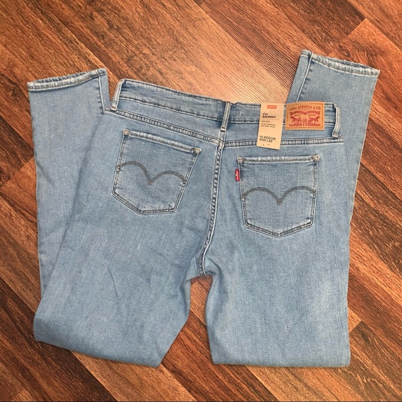 Levi’s 711 Skinny Women’s Jeans Size 10 Distressed - Picture 5 of 7